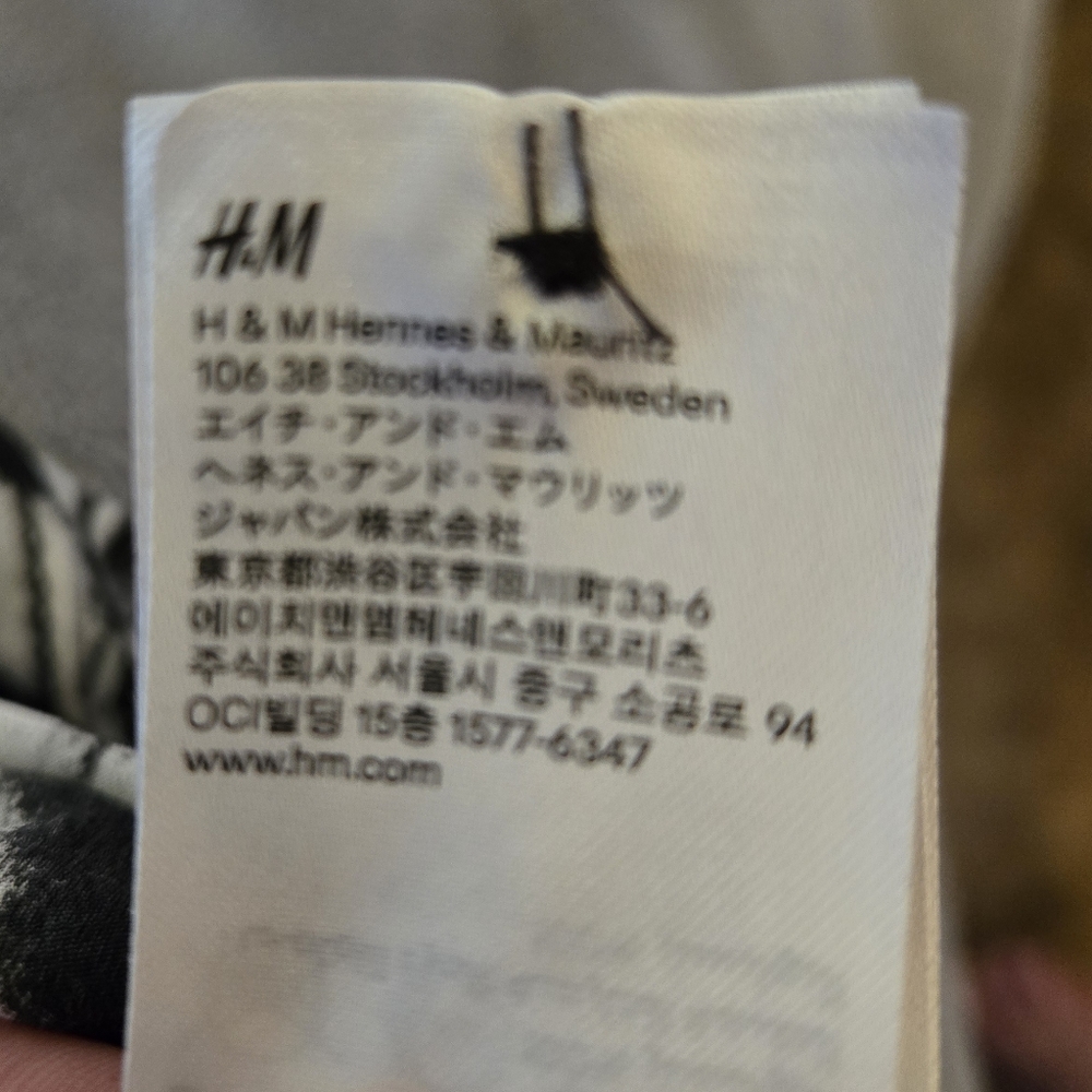 H&M Patterned buttoned down blouse - Picture 4 of 5